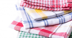 Kokvilnas dvieļi bieži sastāv no kombinētiem materiāliem, piemēram, poliestera, kas padara audumu izturīgāku. 