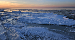 Rīgas jūras līcis Vecāķos ziemā.