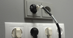 Elektrības cena Latvijā janvārī pieaugusi par 83%.