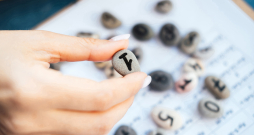 Skaitlis 1 simbolizē jaunu sākumu, neatkarību, līderību un iniciatīvu.