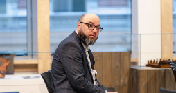 Viesturs Radovics: "Alfrēds Pope detalizēti apraksta savu dzīvi. Tas viss ir avots – parāda, ko latvieši spēja izdarīt aiz dzelzs priekškara."