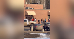 Skola, kurā notika apšaude. Skola, kurā notika apšaude.