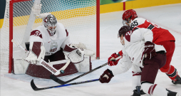 Hokeja priekšsacīkšu spēle starp Latvijas un Dānijas valstsvienībām "Milānas Rho" arēnā 2026. gada Milānas un Kortīnas ziemas olimpiskajās spēlēs Itālijā. Šilovs vārtos.