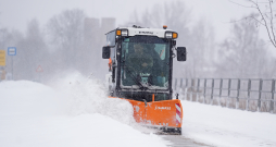 Sniega tīrīšana no Rīgas ielu brauktuvēm un ietvēm. Sniega tīrīšana no Rīgas ielu brauktuvēm un ietvēm.