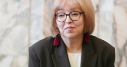 SIA "Austrumlatvijas koncertzāle" jaunā valdes locekle Ilona Rupaine atbalsta valsts iesaisti "Gora" pārvaldībā. "Un tas tiešām ir stāsts nevis par finansējumu, bet par kaut ko citu, mēs nojaušam, par ko," viņa teic.