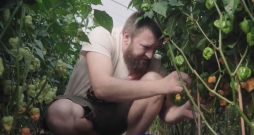 Jāņa Sviļa vaļasprieks – aso piparu audzēšana un dažādu produktu gatavošana – jau pāris gadus kļuvis arī par viņa pamatdarbu.