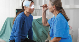 Medicīniska pārbaude pēc smadzeņu satricinājuma. Medicīniska pārbaude pēc smadzeņu satricinājuma.