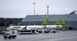 Latvijas nacionālās lidsabiedrības AS "Air Baltic Corporation" lidmašīnas starptautiskajā lidostā "Rīga". Latvijas nacionālās lidsabiedrības AS "Air Baltic Corporation" lidmašīnas starptautiskajā lidostā "Rīga".