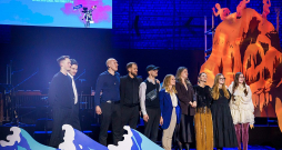 "Lielā Kristapa" balvu pasniegšanas ceremonijā kā Labākā filma šogad triumfēja Oskara Rupenheita "Tumšzilais evaņģēlijs" – stāsts par sistēmu, kurā kompromisi ar indivīda sirdsapziņu nav iespējami. Oskars Rupenheits ieguva Labākā spēlfilmas režisora titulu, bet filmas galvenā varoņa – ideālista Romāna Skultes – atveidotājs Raitis Stūrmanis tika atzīts par Labāko aktieri galvenajā lomā. "Lielā Kristapa" balvu pasniegšanas ceremonijā kā Labākā filma šogad triumfēja Oskara Rupenheita "Tumšzilais evaņģēlijs" – stāsts par sistēmu, kurā kompromisi ar indivīda sirdsapziņu nav iespējami. Oskars Rupenheits ieguva Labākā spēlfilmas režisora titulu, bet filmas galvenā varoņa – ideālista Romāna Skultes – atveidotājs Raitis Stūrmanis tika atzīts par Labāko aktieri galvenajā lomā.