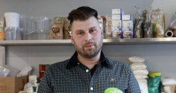 Zemnieku kooperatīva “Ekoloģisks.lv” valdes loceklis, zemnieks Raitis Rodiņš.