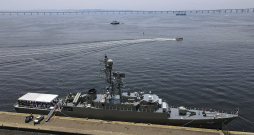 Irānas karakuģis "IRIS Dena". Irānas karakuģis "IRIS Dena".