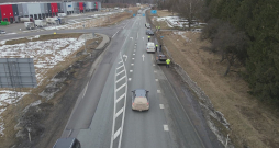 Negadījuma vieta Ķekavas novadā, kur automašīna otrdien notrieca gājēju.