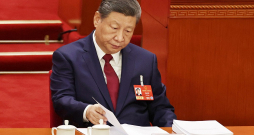 Ķīnas prezidents Sji Dzjiņpins Nacionālā tautas kongresa ikgadējās sesijas atklāšanā 5. martā. Viņa varas gados patiesu debašu iespējas kongresā ir mazinājušās.
