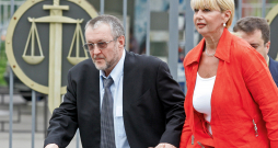 Vjačeslavs Ivaņkovs ar sievu Fainu Komisāri 2005. gadā Maskavā.