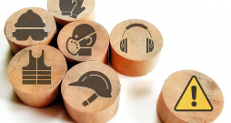 Arodslimības statusu vērts noformēt arī vecuma pensijas saņēmējiem, jo valsts apmaksās ar šīs slimības ārstēšanu un ar rehabilitāciju saistītos izdevumus.