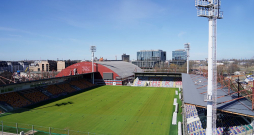 Pēdējos gados aktīvi vērtētas lokācijas Rīgā, kur potenciāli varētu būvēt nacionālo futbola stadionu. Februārī gan Latvijas Futbola federācija parakstīja nodomu protokolu par "Skonto" stadiona iegādi, kas, iespējams, nozīmē, ka šis kļūs par prioritāro variantu. Tomēr šī sāga vēl ir tālu no atrisinājuma, jo nav skaidrības par galveno – naudu.