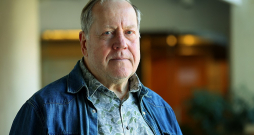 Latvijas Universitātes Medicīnas un dzīvības zinātņu fakultātes Ekoloģijas nodaļas vadošais pētnieks Jānis Priednieks: "Ir apsveicami, ka vēja parki tiek aprīkoti ar putnu automātiskās detekcijas sistēmām, kas sniedz iespēju samazināt, lai arī ne pilnībā novērst putnu bojāeju."