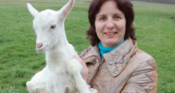 Kristīne Piliena ir pārliecināta: kazkopība – gan piena, gan gaļas – arī Latvijā ir nišas tirgus ar augstu izaugsmes potenciālu. Kristīne Piliena ir pārliecināta: kazkopība – gan piena, gan gaļas – arī Latvijā ir nišas tirgus ar augstu izaugsmes potenciālu.