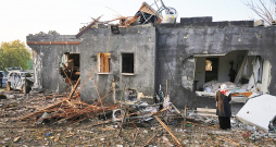 Irānas raķetes triecienā Izraēlas ziemeļos ievainoti 58 cilvēki.