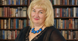 Linda Šmite: "Man jau kādu laiku gribējās rakstīt, bet īsti nebija tēmas, biju jau diezgan daudz ko norakstījusi no sevis nost."