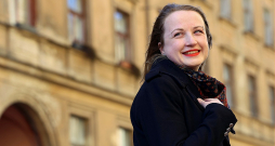 Kristiāna Šuksta: "Galvenais iemesls, kāpēc es rakstu, ir tas, ka ikdienā neprotu sarunvalodu lietot pietiekami precīzi, lai justos saprasta."