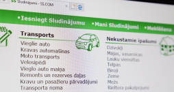 Sludinājumu portāla "ss.com" ("ss.lv") mājaslapa monitora ekrānā.