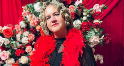 Auces pilsētas kultūras nama direktore Mārīte Matveja. Auces pilsētas kultūras nama direktore Mārīte Matveja.