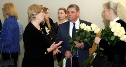 Rīgas Latviešu biedrības nama Lielajā zālē notiek atvadīšanās no kino un teātra režisora Jāņa Streiča.