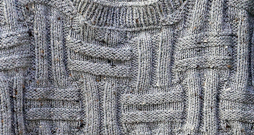 Džemperis labiski kreiliskajā rakstā.