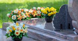 Labiekārtota kapavieta. Labiekārtota kapavieta.