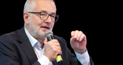 Žurnālists Jānis Domburs.