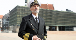 "Mani padomju laikos uzskatīja par muļķi un pazemoja, tāpat arī tagad uzskata un pazemo, ka neesmu cienīgs būt par padomju režīma represiju upuri. Man neko vairs nevajag un esmu piedevis saviem pāridarītājiem, bet mana vienīgā vēlēšanās ir, lai Latvijas valsts izrāda cieņu un godu manam tētim Izidoram Cibulim, kurš pašaizliedzīgi cīnījās par Latviju," saka Alberts Cibulis.