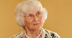 Anda Līce: "Mēs esam ārkārtīgi dzīvelīgi. Latvijas zemei ir tik daudz karu gājis pāri, bet mēs kā zāle vienalga atzeļam. Tas ir ļoti daudz. Īstenībā – pats galvenais."