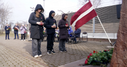 Komunistiskā genocīda upuru piemiņas dienai veltīts pasākums pie dzelzceļa stacijas "Šķirotava".