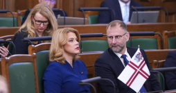 Ministru prezidente Evika Siliņa un satiksmes ministrs Atis Švinka.