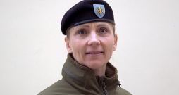 Antoņina Bļodone: "Esam visvecākā regulāro spēku vienība, kas nodibināta 1919. gadā, kad izveidojās Latvijas armija." Antoņina Bļodone: "Esam visvecākā regulāro spēku vienība, kas nodibināta 1919. gadā, kad izveidojās Latvijas armija."