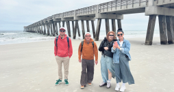 "Četri uz koferiem".