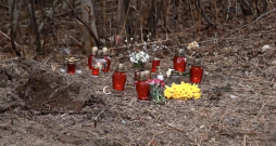 Traģiskajā avārijā Madonas novadā dzīvību zaudēja trīs cilvēki. Traģiskajā avārijā Madonas novadā dzīvību zaudēja trīs cilvēki.