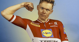 Tomam Skujiņam pirms riteņbraukšanas pavasara klasikām sanākusi piespiedu pauze, taču viņš cer šogad vēl daudzviet atrādīt savu Latvijas čempiona kreklu, ar kuru šogad startēs profesionālajā tūrē.