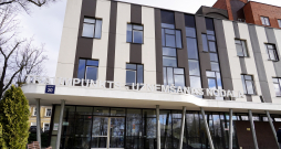 Traumatoloģijas un ortopēdijas slimnīcas teritorija. Traumatoloģijas un ortopēdijas slimnīcas teritorija.