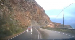 Ekrānuzņēmums no cietušās automašīnas videoreģistratora. Ekrānuzņēmums no cietušās automašīnas videoreģistratora.