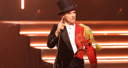 Muzikālā šova "Koru kari" ceturtā tiešraide.