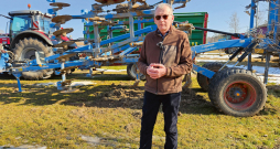 ZS "Kalna Smīdes 1" saimnieks Jānis Sietiņsons: "Ja lauks pirms sējas jāapstrādā trīs četras reizes, izvēlētā augsnes apstrādes tehnoloģija rosina apšaubīt tās efektivitāti un saudzīgumu."