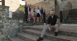 Šova "Mīlestības villa" dalībnieki.