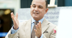 Veselības ministrs Hosams Abu Meri. 