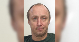 Meklēšanā izsludinātais vīrietis.