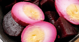 Bietēs marinētas olas.