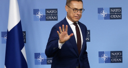 "Politiķiem tagad ir jāstrādā diennakts režīmā, lai mazinātu spriedzi un nodrošinātu, ka reģionālie kari neizplatās tālāk. Taču problēma ir tā – ja nav starptautisku noteikumu un normu, kas vadītu mūsu uzvedību, tad konflikts vienmēr ir aiz stūra," intervijā saka Aleksandrs Stubs.