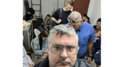 Frederiks Ozols nelielajā patvertnē.