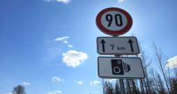 Vidējā ātruma kontroles posms. Ilustratīvs attēls.